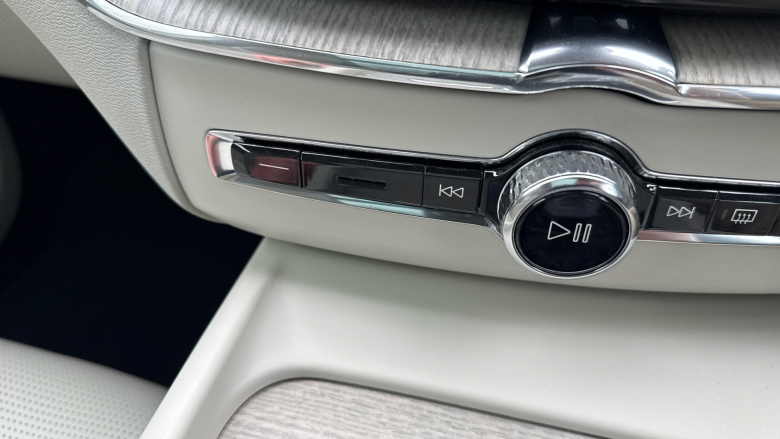 Volvo Xc60 2.0 T6 Recharge PHEV Inscription 5dr AWD Auto Estate